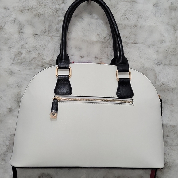 Nicole Lee: Nickky Take Me Out medium size purse.. - Picture 2 of 12